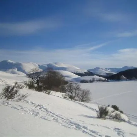 Apartment Mont-dore Avec Terrasse, Parking Et Wifi - Fr-1-608-55 Le Mont-Dore